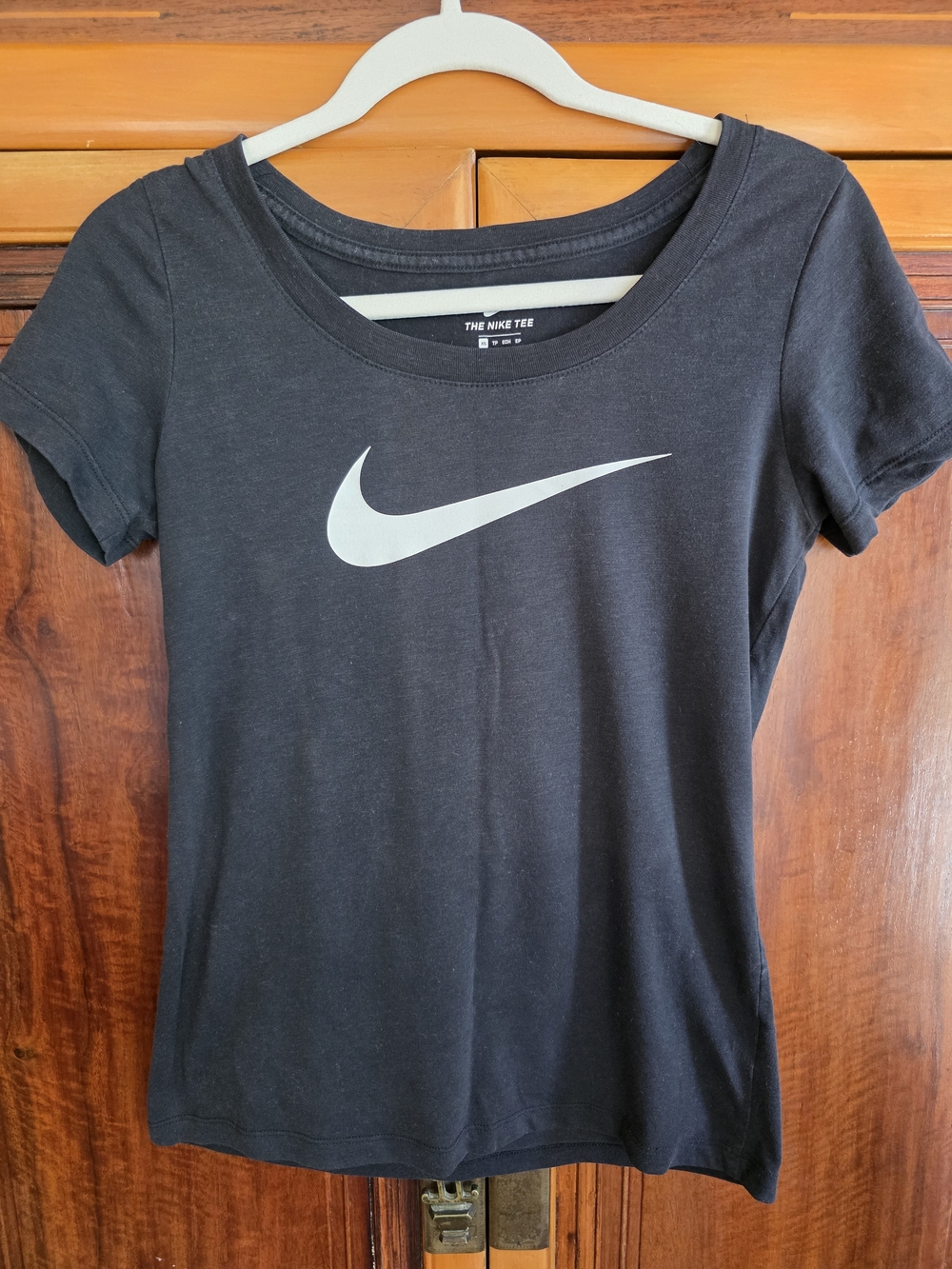 Nike Drifit Scoop Neck Black Short Sleeve Tee with White Swoosh Size XS
